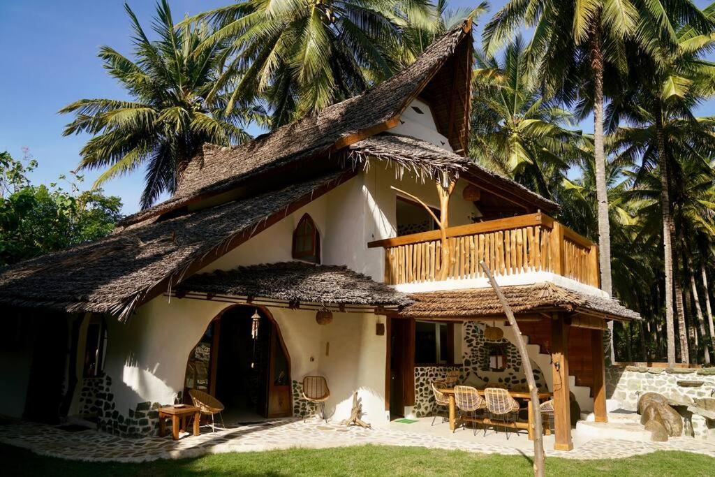 Beach-Front Sumbawa Surf House Lemonga Екстер'єр фото