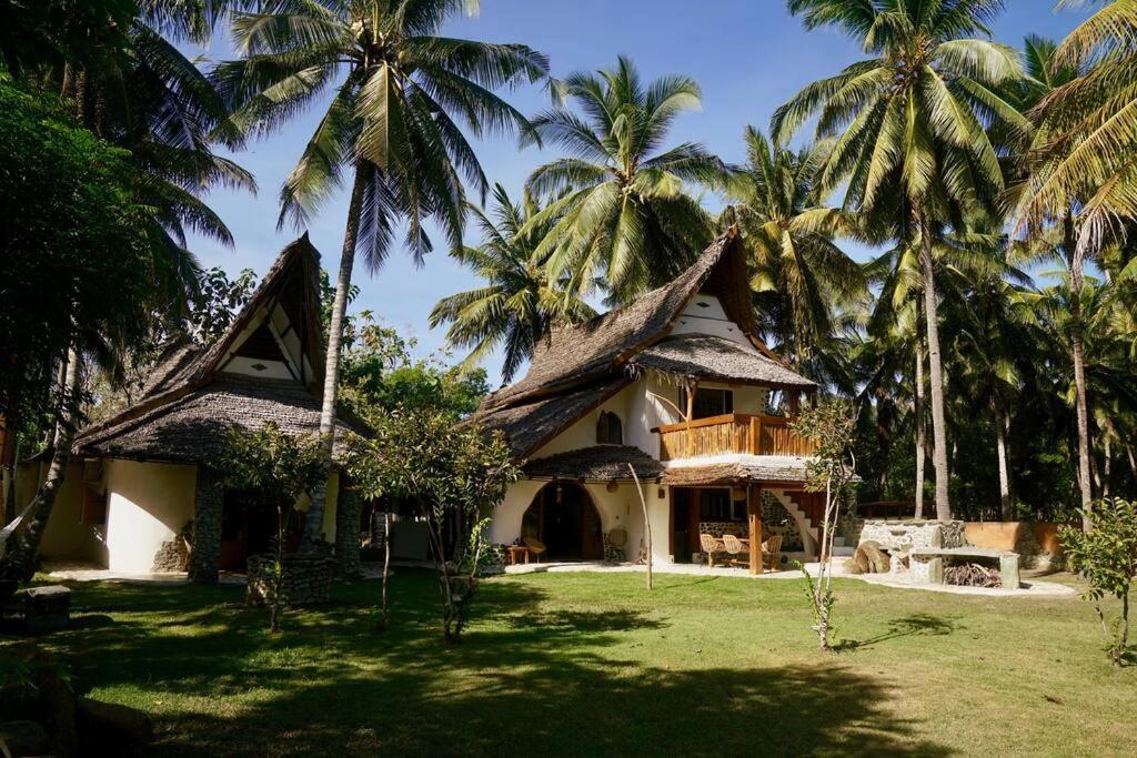 Beach-Front Sumbawa Surf House Lemonga Екстер'єр фото